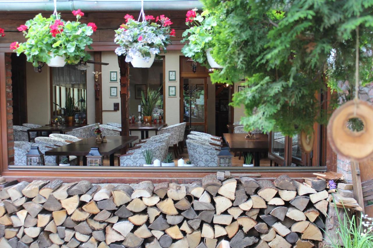 Maria Penzion & Restaurant Trencin Exterior photo